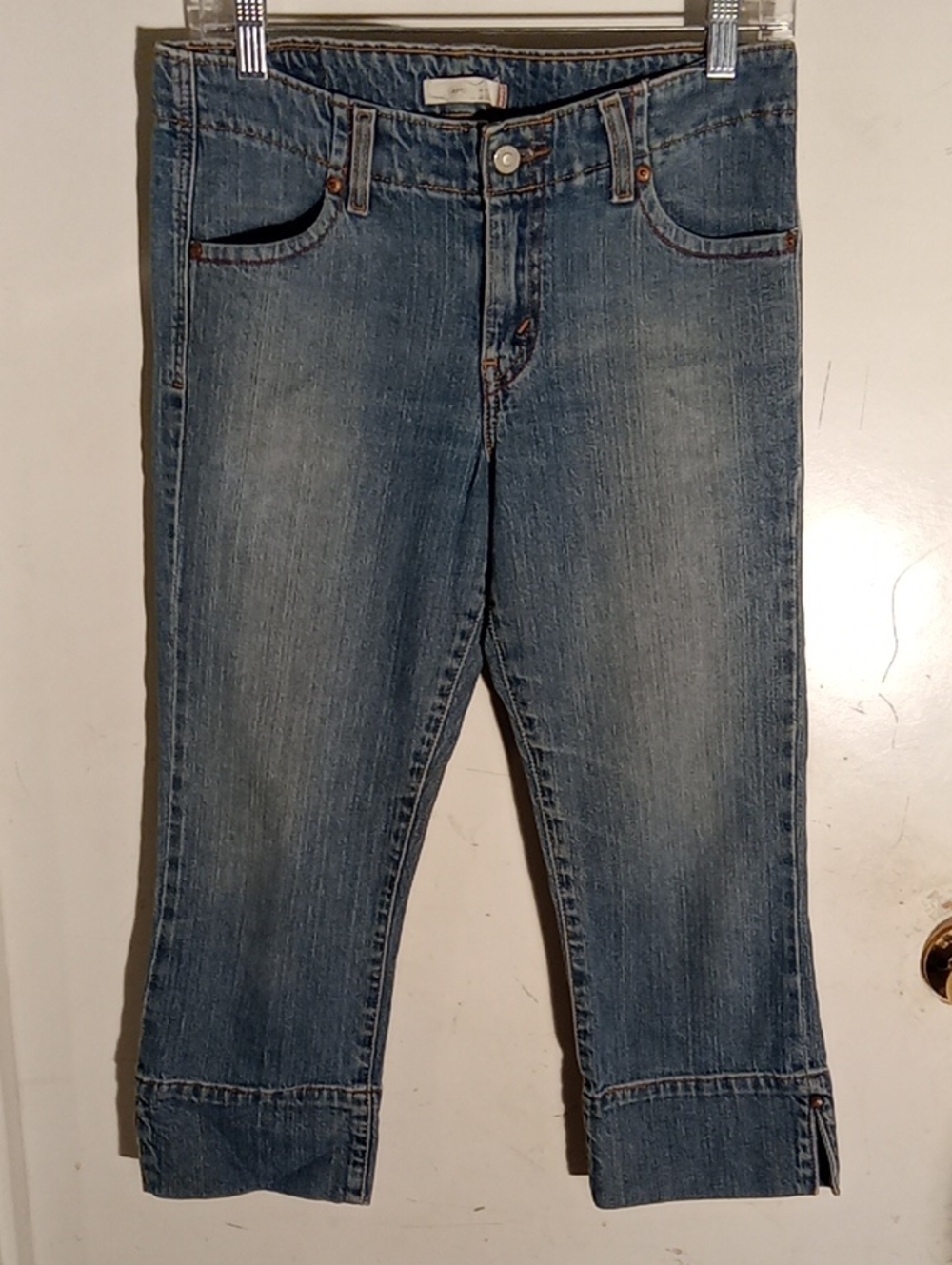 Capri 516 Levi Denim Some Stretch Leg In Seam 22 In